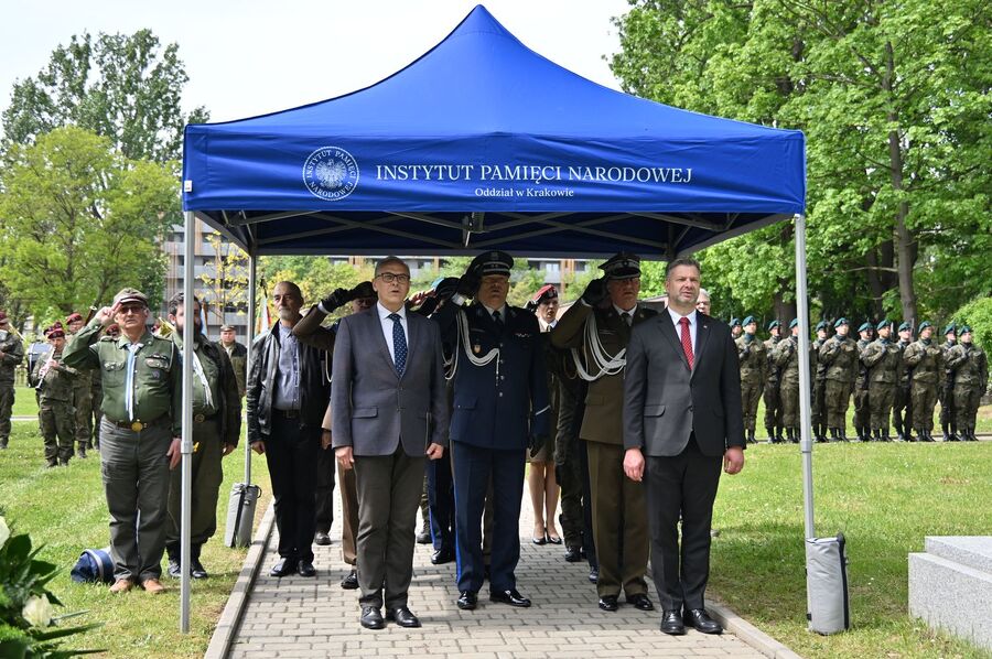 Uroczystości pogrzebowe Władysława Tarkowskiego. Fot. Janusz Ślęzak (IPN)