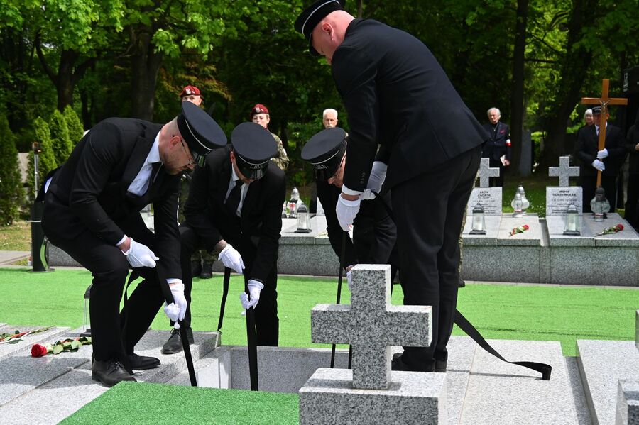 Uroczystości pogrzebowe Władysława Tarkowskiego. Fot. Janusz Ślęzak (IPN)