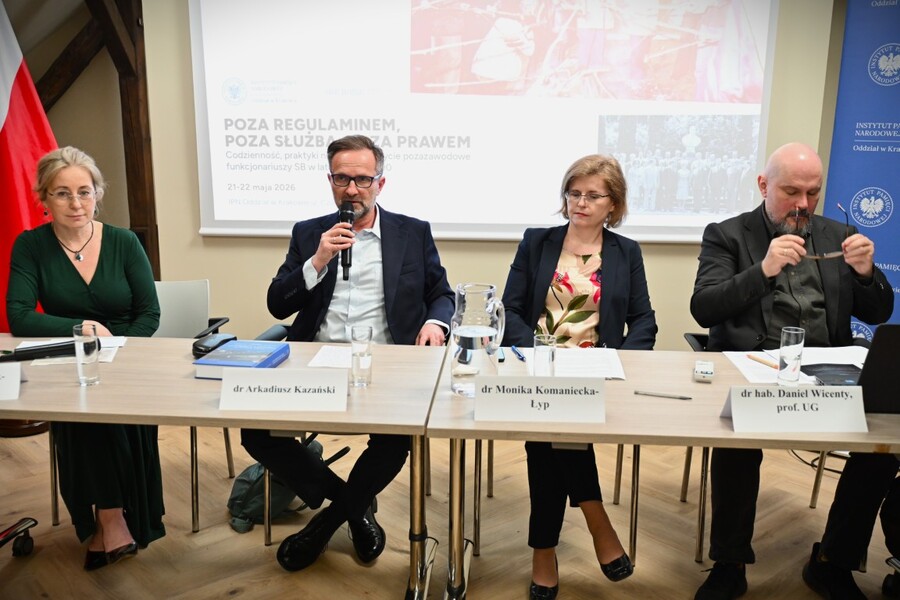 Konferencja naukowa „Poza regulaminem, poza służbą, poza prawem. Codzienność, praktyki nieformalne i życie pozazawodowe funkcjonariuszy SB w latach 1956-1990”. Fot. Żaneta Wierzgacz (IPN)