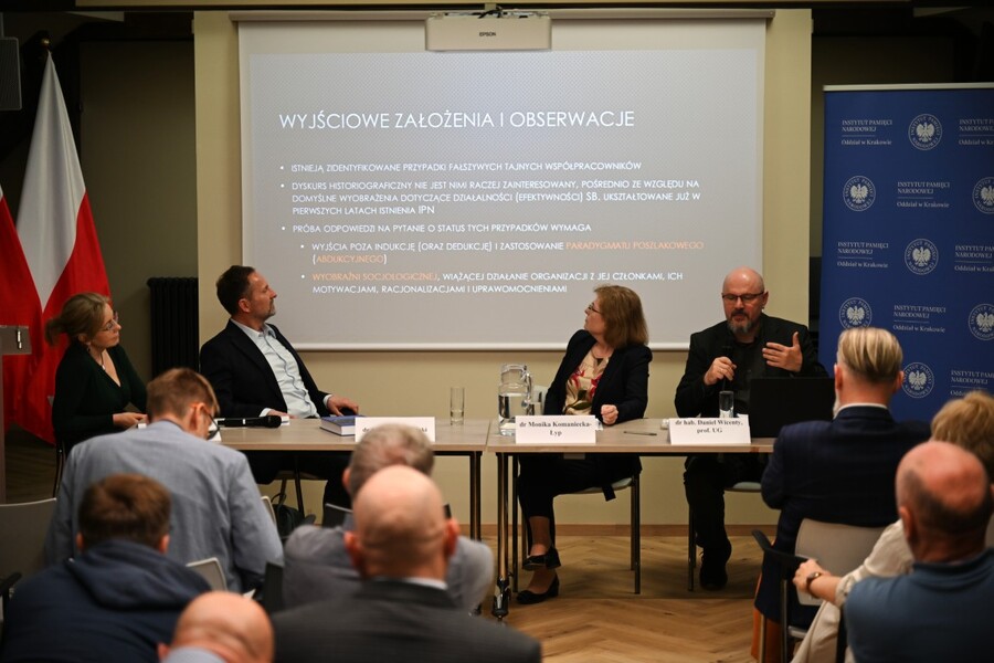 Konferencja naukowa „Poza regulaminem, poza służbą, poza prawem. Codzienność, praktyki nieformalne i życie pozazawodowe funkcjonariuszy SB w latach 1956-1990”. Fot. Żaneta Wierzgacz (IPN)