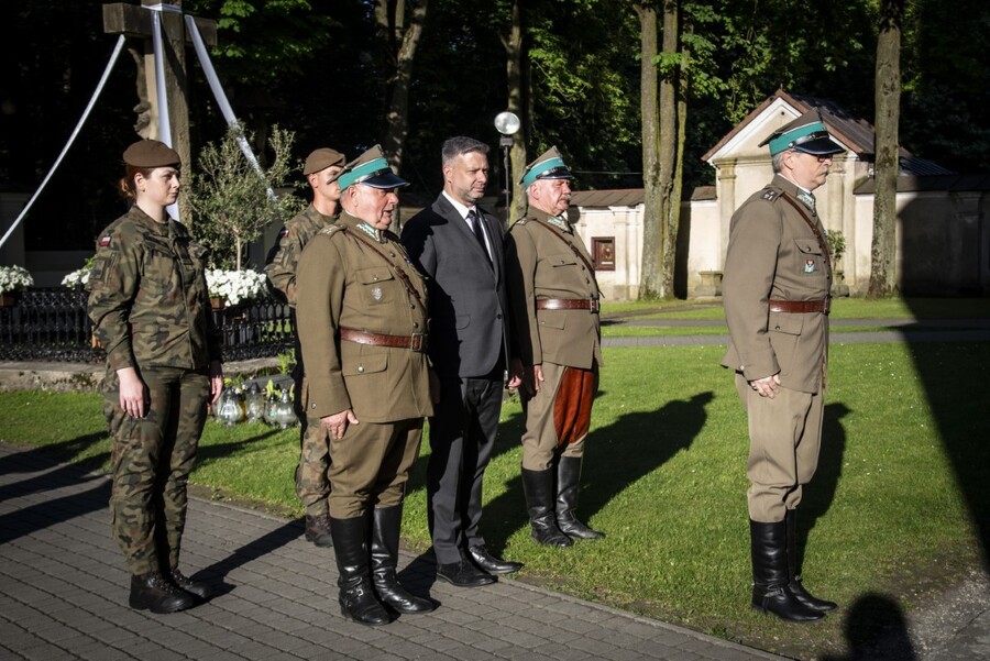 Znicze pamięci w 78. rocznicę śmierci rtm. Witolda Pileckiego. Fot. Agnieszka Masłowska (IPN)