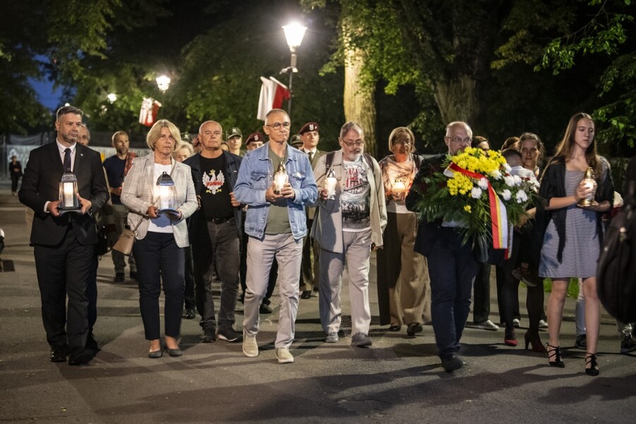 Znicze pamięci w 78. rocznicę śmierci rtm. Witolda Pileckiego. Fot. Agnieszka Masłowska (IPN)
