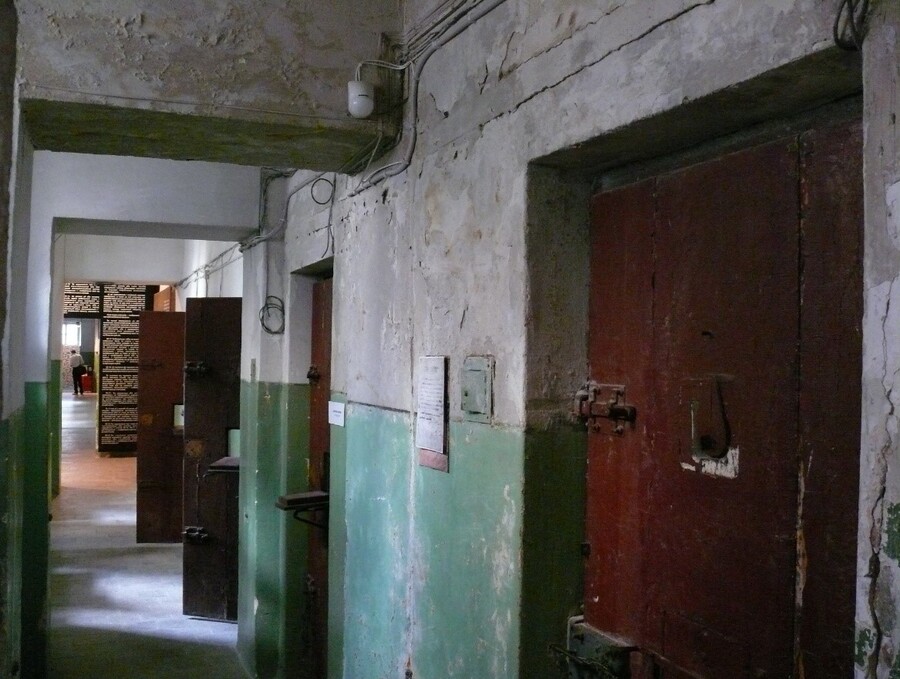 Cele więzienia NKGB Obwodu Lwowskiego (Łąckiego) – obecnie Muzeum Pamięci Narodowej „Więzienie przy Łąckiego”. (Zbiory P. Naleźniaka)