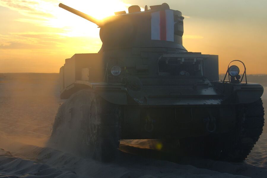 Tobruk 1941. Plenerowe wydarzenie na Pustyni Błędowskiej. Fot. Filip Musiał (IPN)