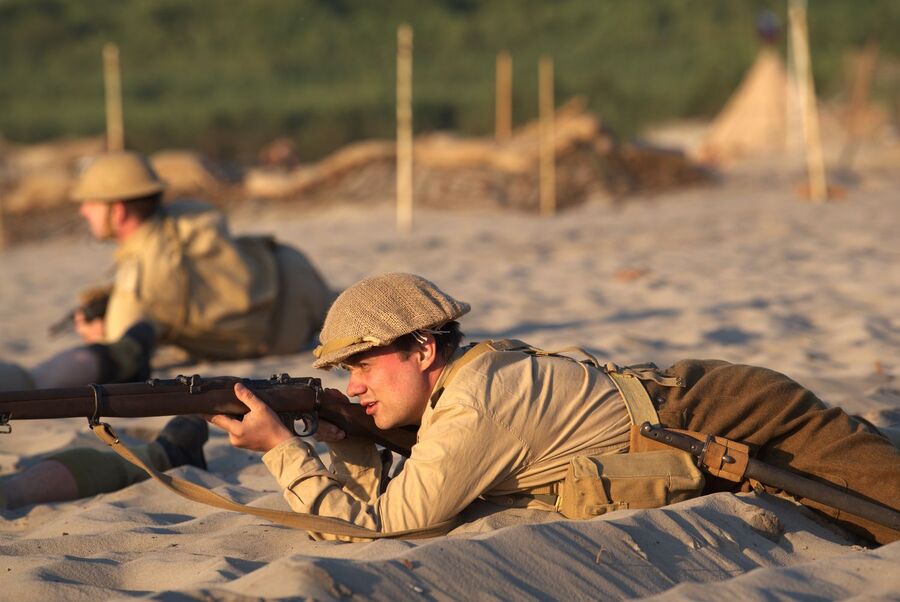 Tobruk 1941. Plenerowe wydarzenie na Pustyni Błędowskiej. Fot. Filip Musiał (IPN)