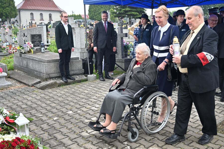 Dzień Walki i Męczeństwa Wsi Polskiej. Uroczystości w Liszkach. Fot. Janusz Ślęzak (IPN)