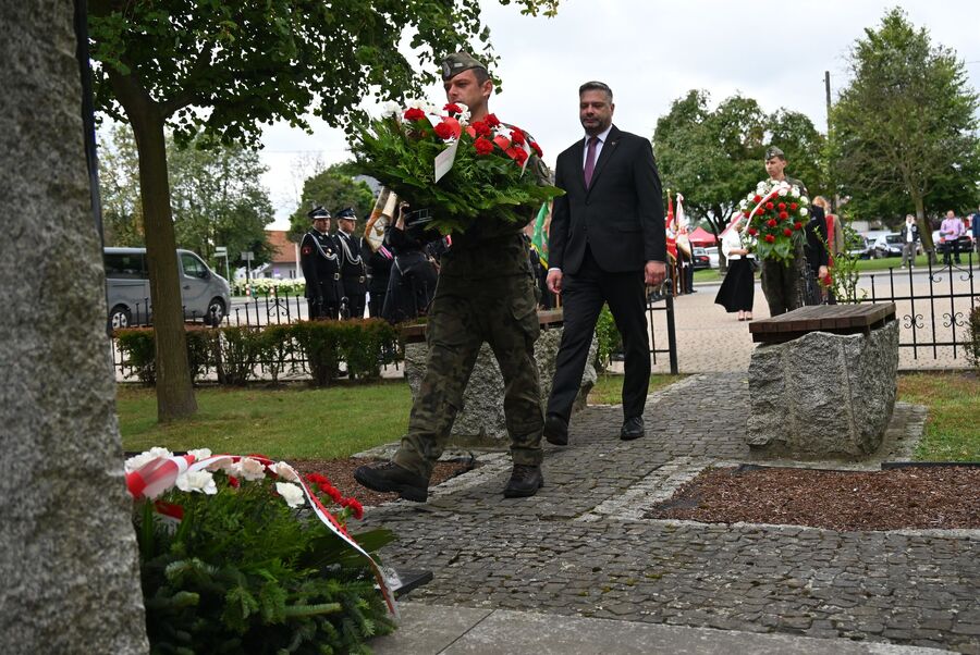 Dzień Walki i Męczeństwa Wsi Polskiej. Uroczystości w Liszkach. Fot. Janusz Ślęzak (IPN)