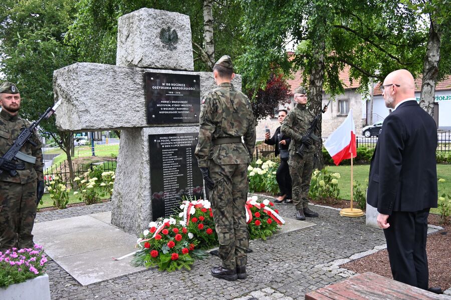 Dzień Walki i Męczeństwa Wsi Polskiej. Uroczystości w Liszkach. Fot. Janusz Ślęzak (IPN)