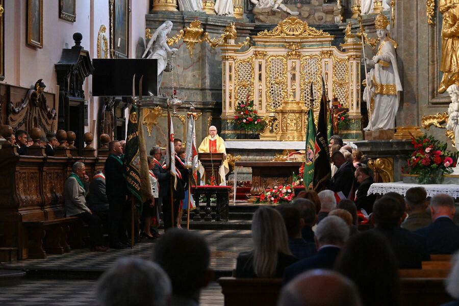 W Miechowie odsłonięto tablicę Apoloniusza Józefowicza i Stefana Miłkowskiego. Fot. Janusz Ślęzak (IPN)