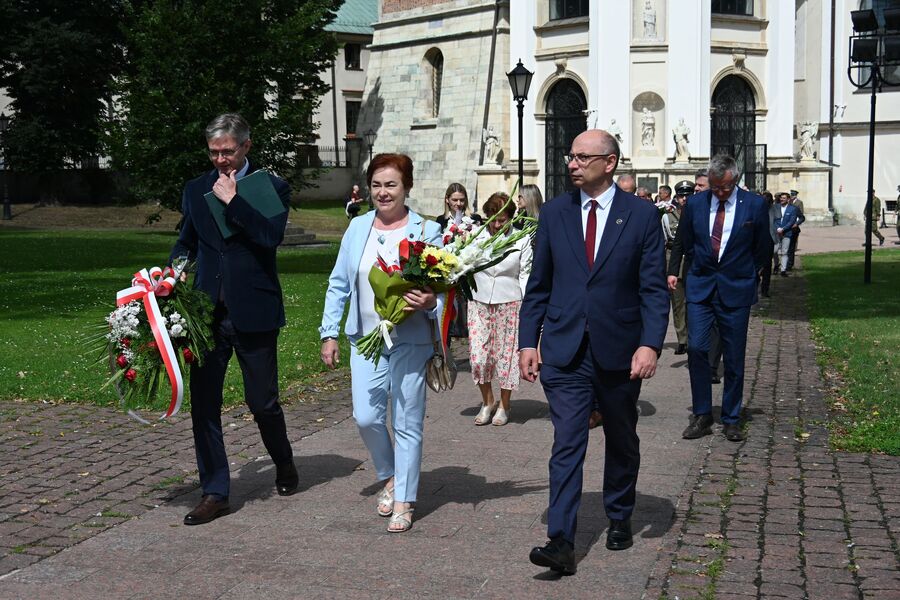 W Miechowie odsłonięto tablicę Apoloniusza Józefowicza i Stefana Miłkowskiego. Fot. Janusz Ślęzak (IPN)