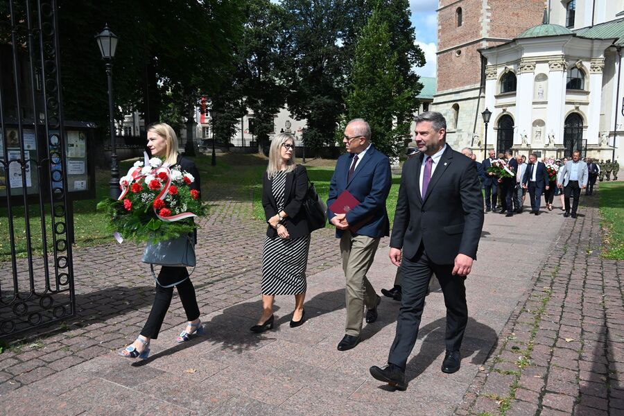 W Miechowie odsłonięto tablicę Apoloniusza Józefowicza i Stefana Miłkowskiego. Fot. Janusz Ślęzak (IPN)