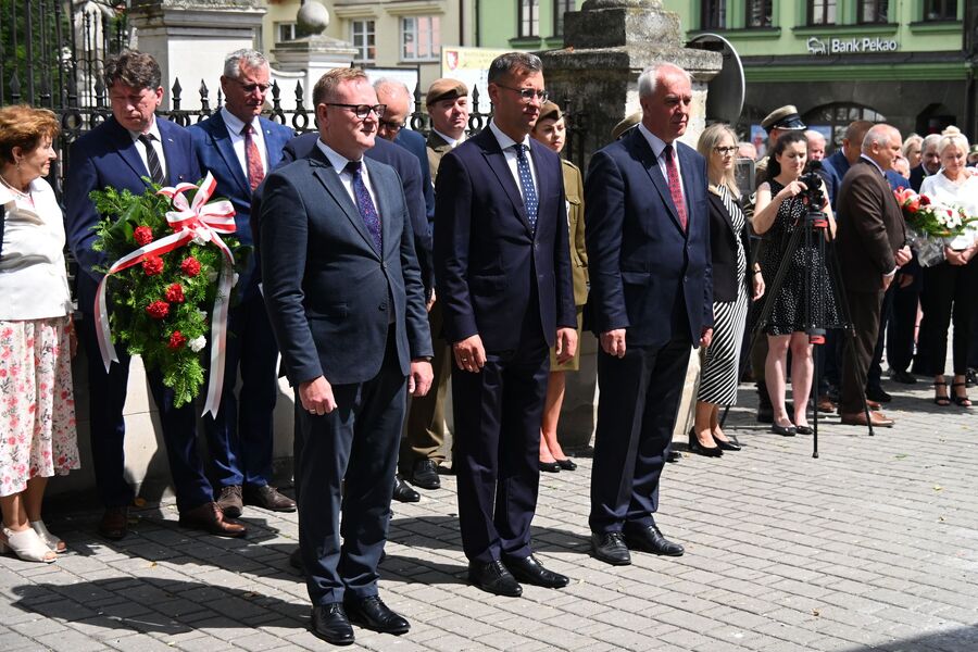 W Miechowie odsłonięto tablicę Apoloniusza Józefowicza i Stefana Miłkowskiego. Fot. Janusz Ślęzak (IPN)