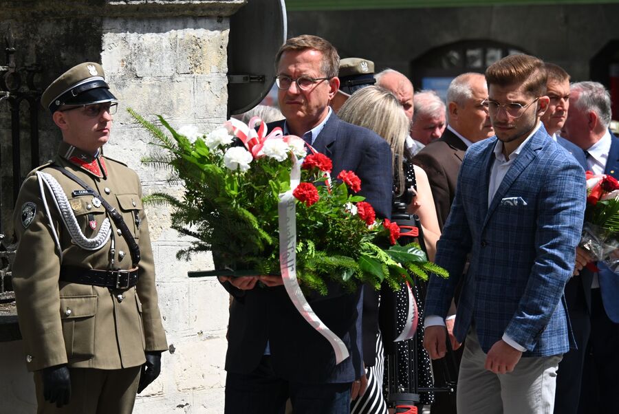 W Miechowie odsłonięto tablicę Apoloniusza Józefowicza i Stefana Miłkowskiego. Fot. Janusz Ślęzak (IPN)