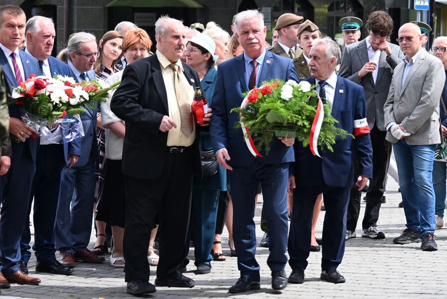 W Miechowie odsłonięto tablicę Apoloniusza Józefowicza i Stefana Miłkowskiego. Fot. Janusz Ślęzak (IPN)