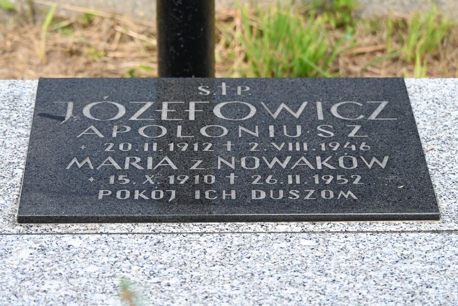 W Miechowie odsłonięto tablicę Apoloniusza Józefowicza i Stefana Miłkowskiego. Fot. Janusz Ślęzak (IPN)