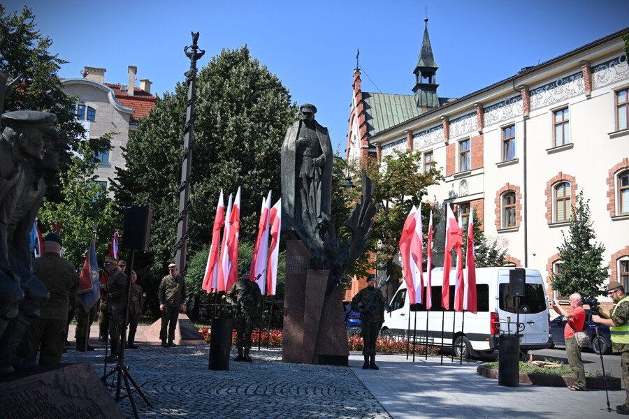 112. rocznica wymarszu Pierwszej Kompanii Kadrowej z krakowskich Oleandrów. Fot. Żaneta Wierzgacz (IPN)