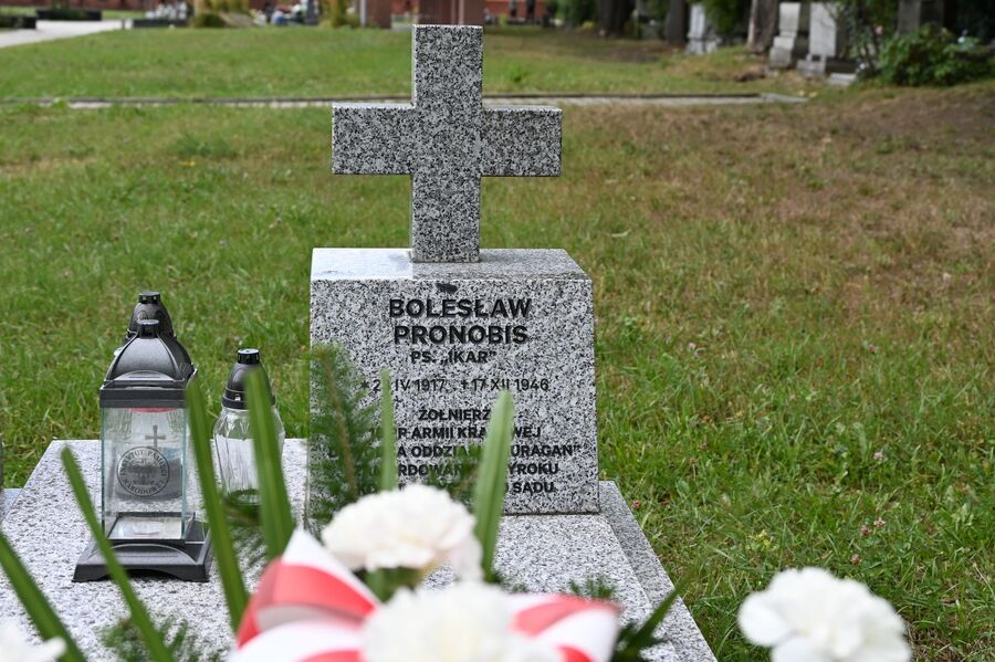 Kwatera Żołnierzy Podziemia Niepodległościowego 1939-1963 na Cmentarzu Rakowickim. Fot. Janusz Ślęzak (IPN)