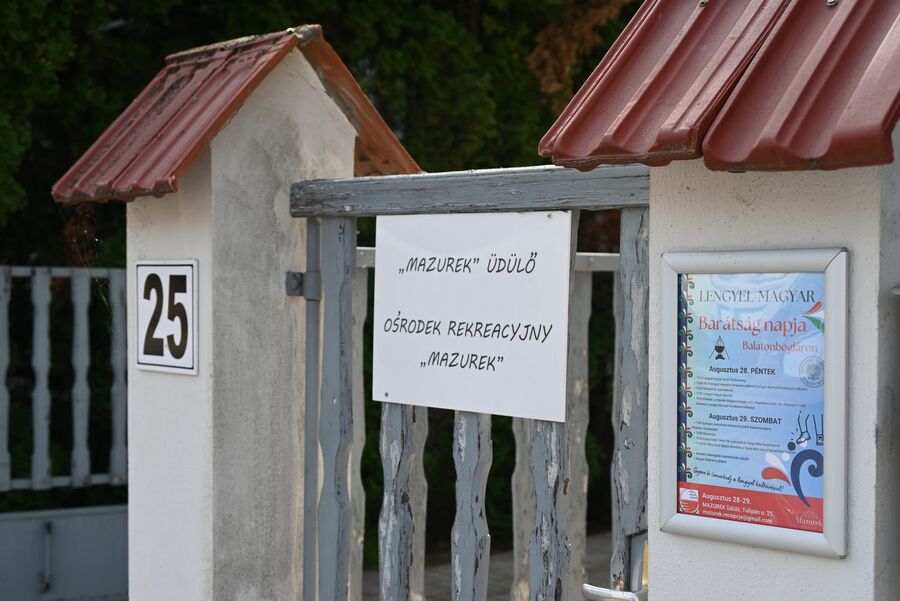 Ekipa krakowskiego oddziału IPN w Balatonboglár na Węgrzech. Fot. Janusz Ślęzak (IPN)