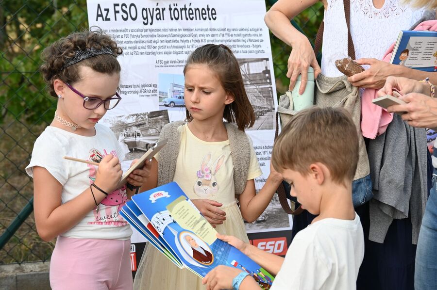 Ekipa krakowskiego oddziału IPN w Balatonboglár na Węgrzech. Fot. Janusz Ślęzak (IPN)