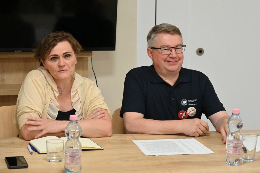 Ekipa krakowskiego oddziału IPN w Balatonboglár na Węgrzech. Fot. Janusz Ślęzak (IPN)