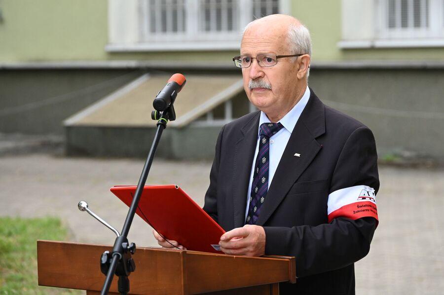 Odsłonięcie tablicy poświęconej Marii Fieldorf-Czarskiej. Fot. Janusz Ślęzak (IPN)