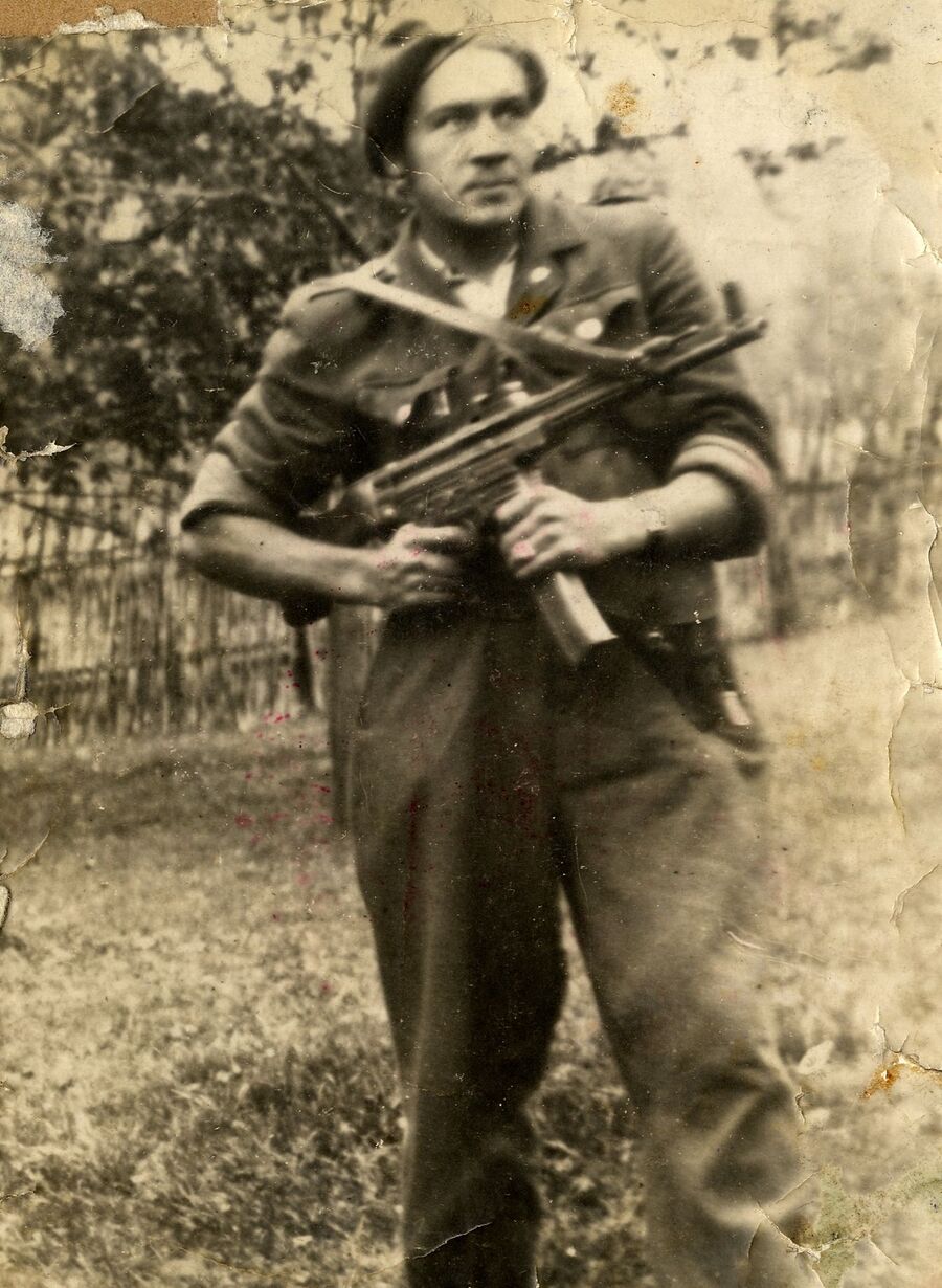 Kajetan Samborski jesienią 1947 r. jako partyzant oddziału „Wiarusy”. Fot. ze zbiorów IPN