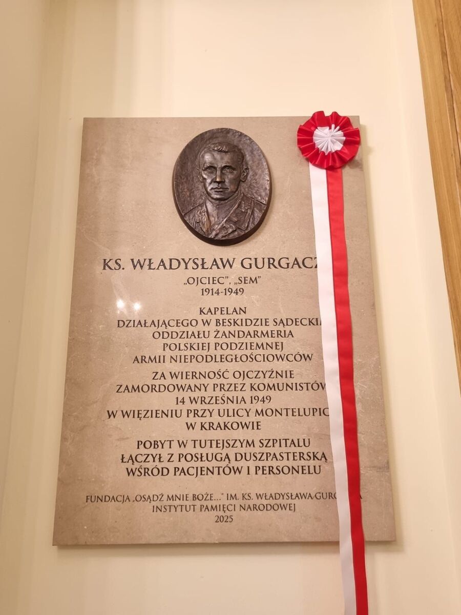 W Gorlicach odsłonięto tablicę ks. Władysława Gurgacza. Fot. Roksana Szczypta-Szczęch (IPN)