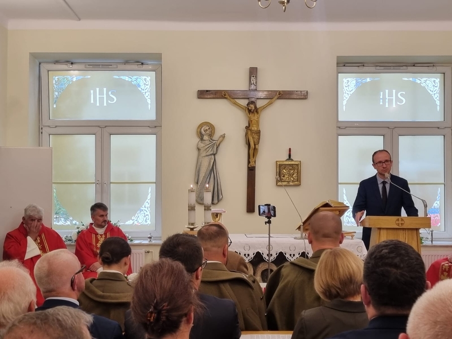 W Gorlicach odsłonięto tablicę ks. Władysława Gurgacza. Fot. Roksana Szczypta-Szczęch (IPN)