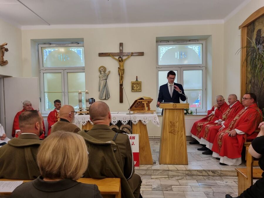 W Gorlicach odsłonięto tablicę ks. Władysława Gurgacza. Fot. Roksana Szczypta-Szczęch (IPN)