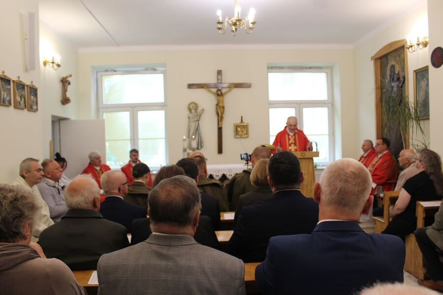 W Gorlicach odsłonięto tablicę ks. Władysława Gurgacza. Fot. Roksana Szczypta-Szczęch (IPN)