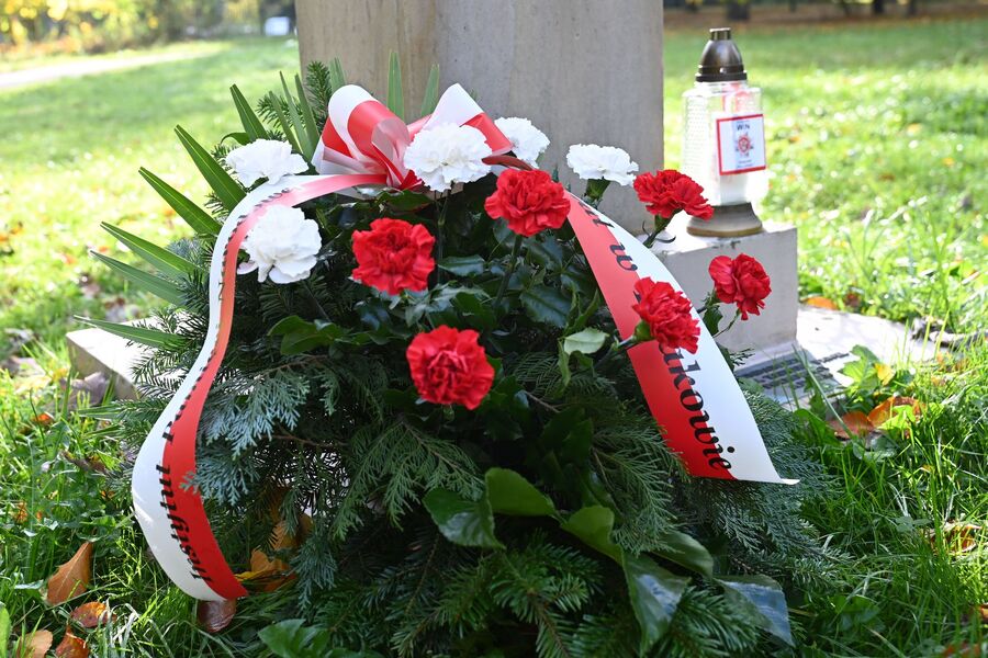 63. rocznica śmierci Józefa Franczaka. Uroczystość pod popiersiem Żołnierza Wyklętego w Krakowie. Fot. Janusz Ślęzak (IPN)