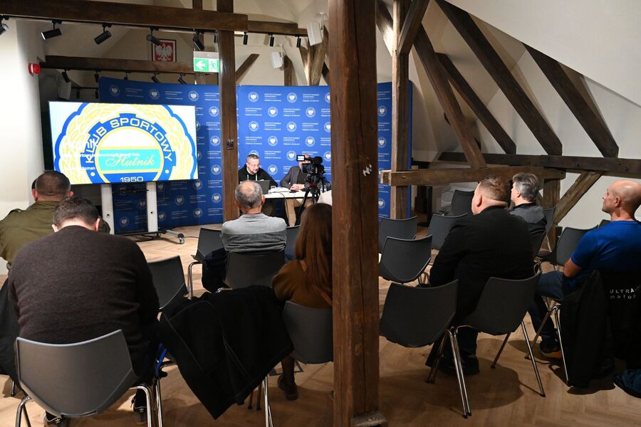 Archiwalna środa o klubie sportowym Hutnik. Fot. Janusz Ślęzak (IPN)