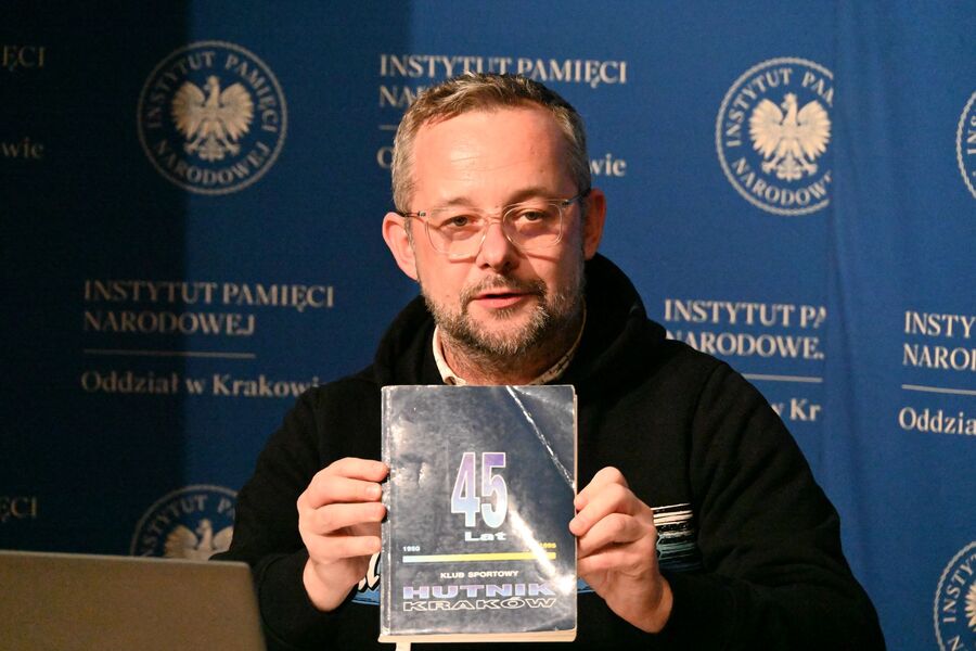 Archiwalna środa o klubie sportowym Hutnik. Fot. Janusz Ślęzak (IPN)
