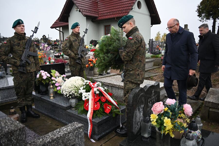 Podstolice. Groby ofiar komunistów. Fot. Janusz Ślęzak (IPN)
