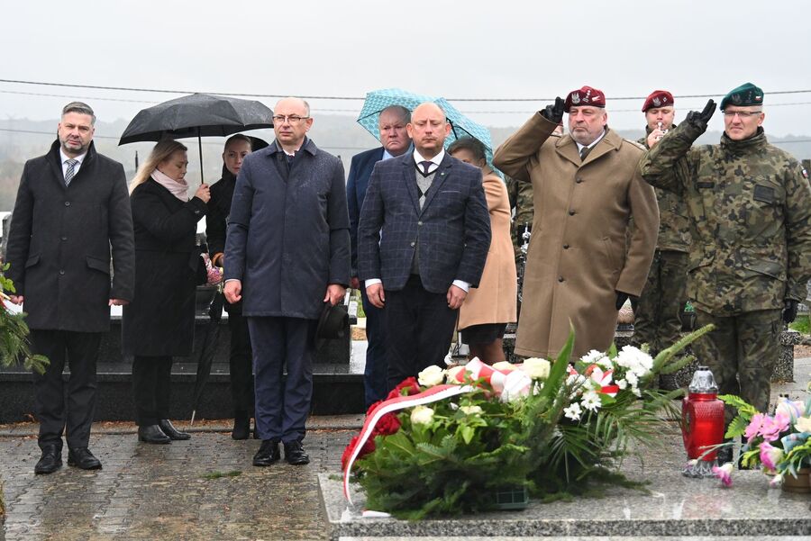 Podstolice. Groby ofiar komunistów. Fot. Janusz Ślęzak (IPN)