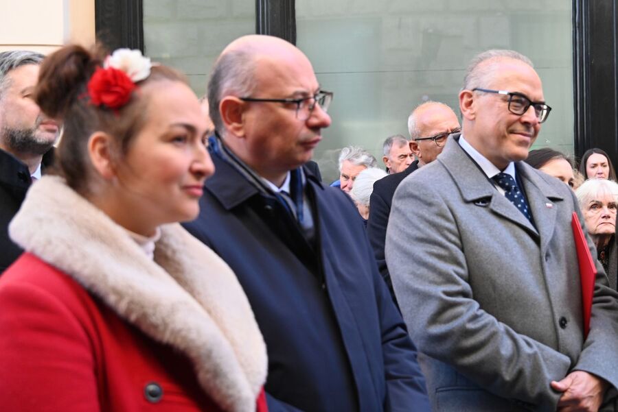 Odsłonięcie tablicy Wandy i Andrzeja Półtawskich w Krakowie. Fot. Janusz Ślęzak (IPN)