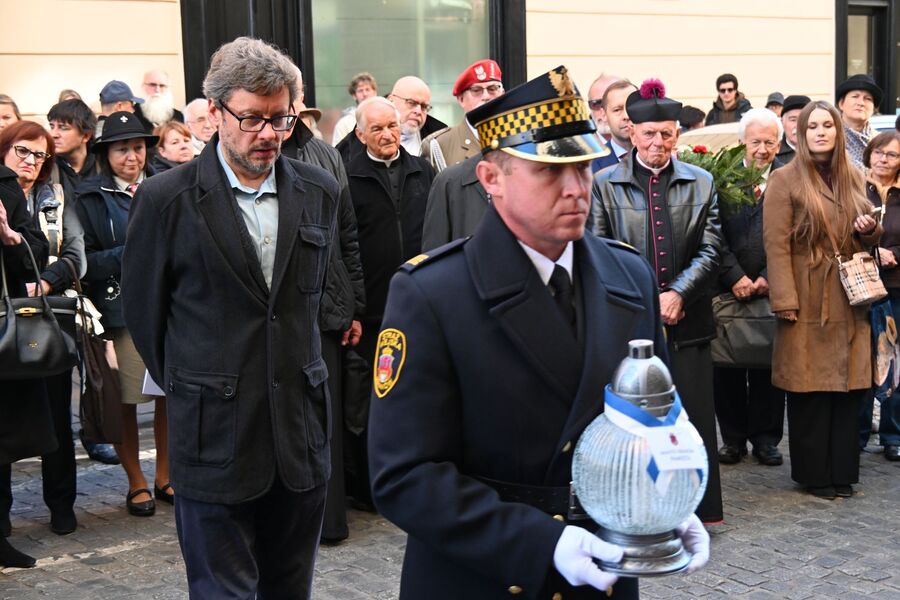Odsłonięcie tablicy Wandy i Andrzeja Półtawskich w Krakowie. Fot. Janusz Ślęzak (IPN)