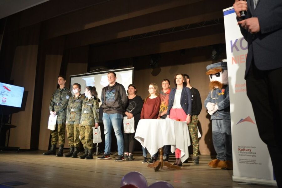 Droga do Niepodległej. Lekcja dr. Michała Zawiszy w Staszowie