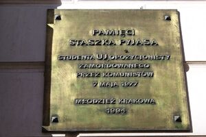 Tablica pamięci Stanisława Pyjasa przy ul. Szewskiej w Krakowie