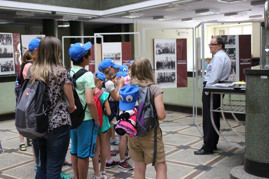 Grupa uczniów z Polskiej Szkoły Dublin 15 na „Przystanku Historia” w Krakowie