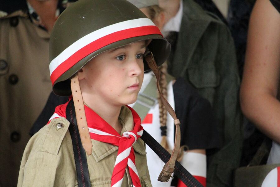 Seniorzy w hołdzie Powstańcom Warszawskim. Przegląd artystyczny w Krakowie