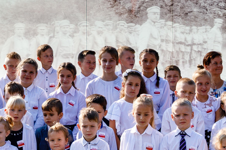 Inauguracja roku szkolnego w Stróży (powiat limanowski) z udziałem Prezesa IPN Jarosława Szarka – 3 września 2018. Fot. Sławek Kasper (IPN)