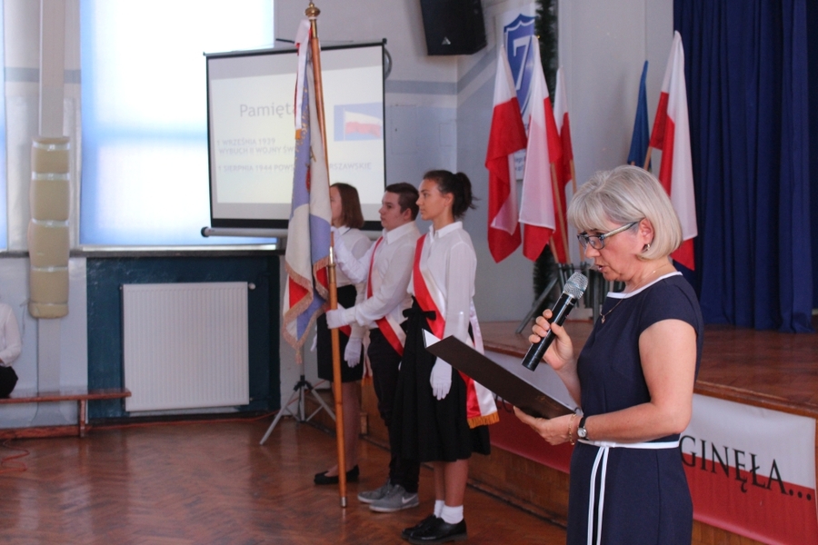 Pakiety edukacyjne IPN dla pierwszoklasistów w Małopolsce i Świętokrzyskiem