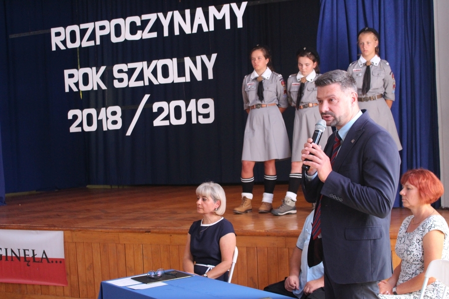 Pakiety edukacyjne IPN dla pierwszoklasistów w Małopolsce i Świętokrzyskiem