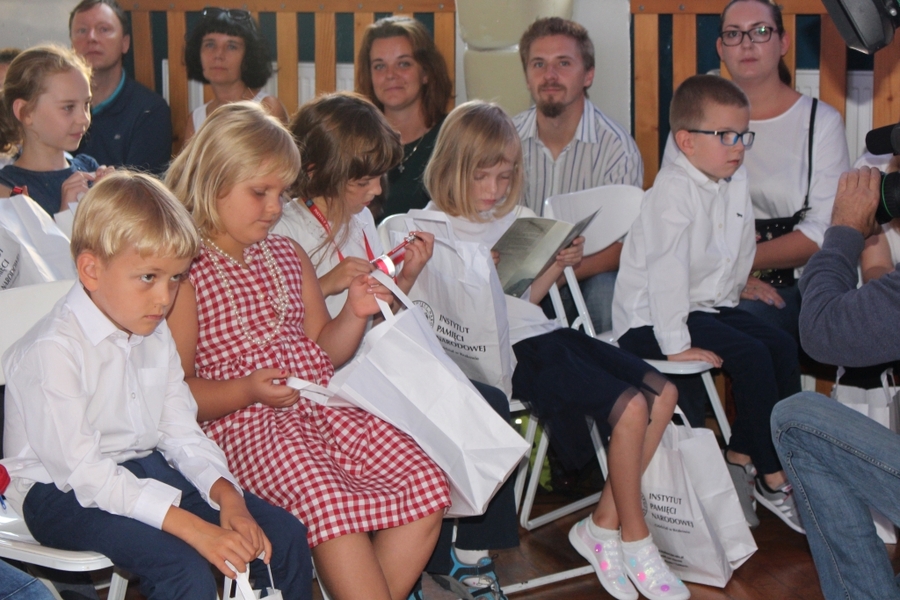 Pakiety edukacyjne IPN dla pierwszoklasistów w Małopolsce i Świętokrzyskiem