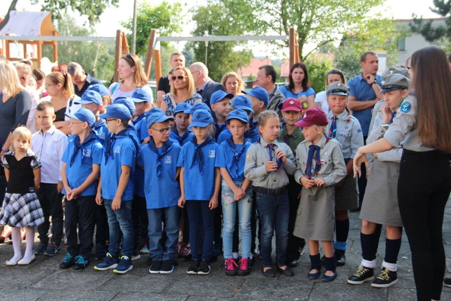 Inauguracja roku szkolnego w SP nr 9 im. Orląt Lwowskich w Tarnowie