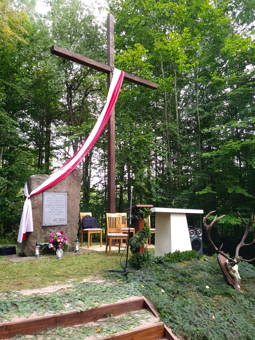 Otwarcie Leśnej Drogi Krzyżowej, Suchedniów (woj. świętokrzyskie)