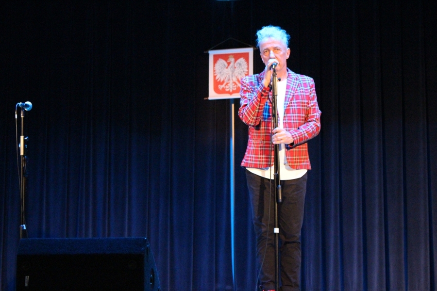 Uroczystości z okazji 100-lecia odzyskania przez Polskę Niepodległości w Centrum Edukacyjnym "Radosna Nowina 2000" w Piekarach