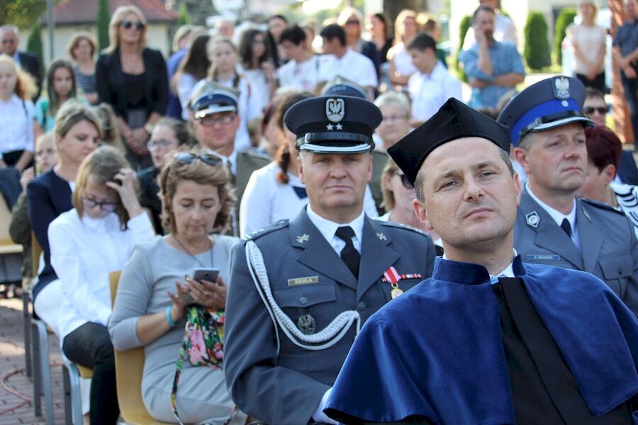 Odsłonięcie pomnika rtm. Witolda Pileckiego w Oświęcimiu