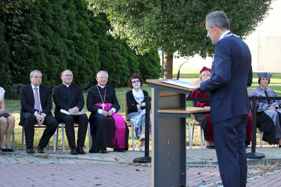 Odsłonięcie pomnika rtm. Witolda Pileckiego w Oświęcimiu